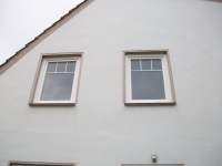 Fenster mit Sprossen im Scheibenzwischenraum